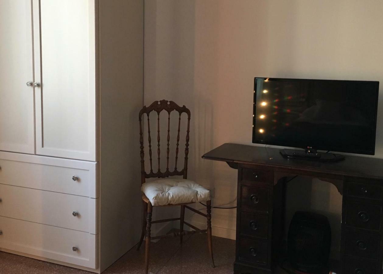 Zonatortona B&B Milaan Buitenkant foto