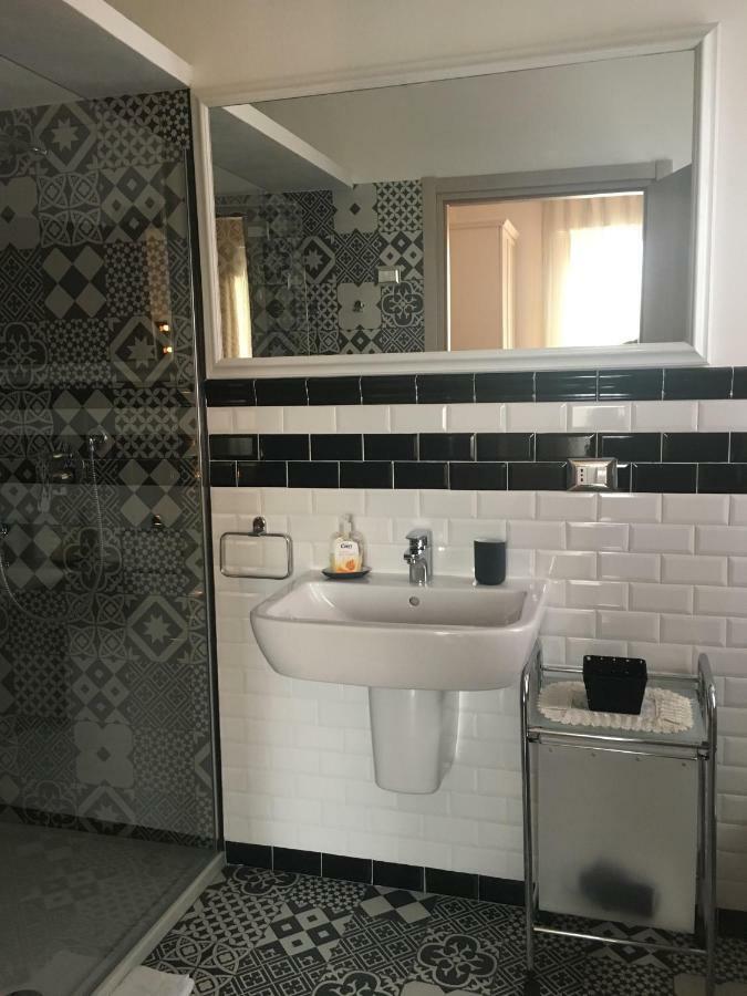 Zonatortona B&B Milaan Buitenkant foto